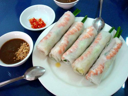Thai Summer Rolls With Plum Sauce - Summer Party Appetizers From Thai Cuisine